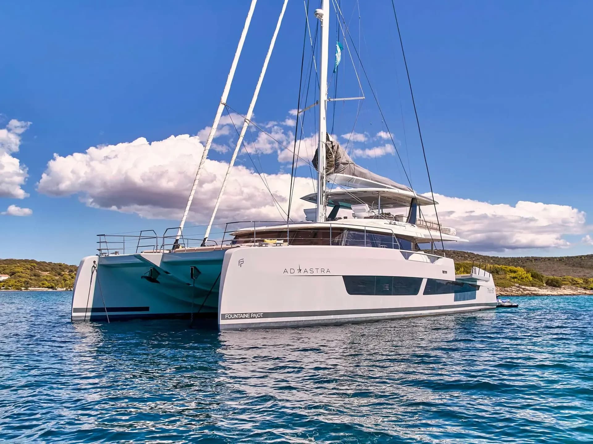 Fountaine Pajot 67 at anchor