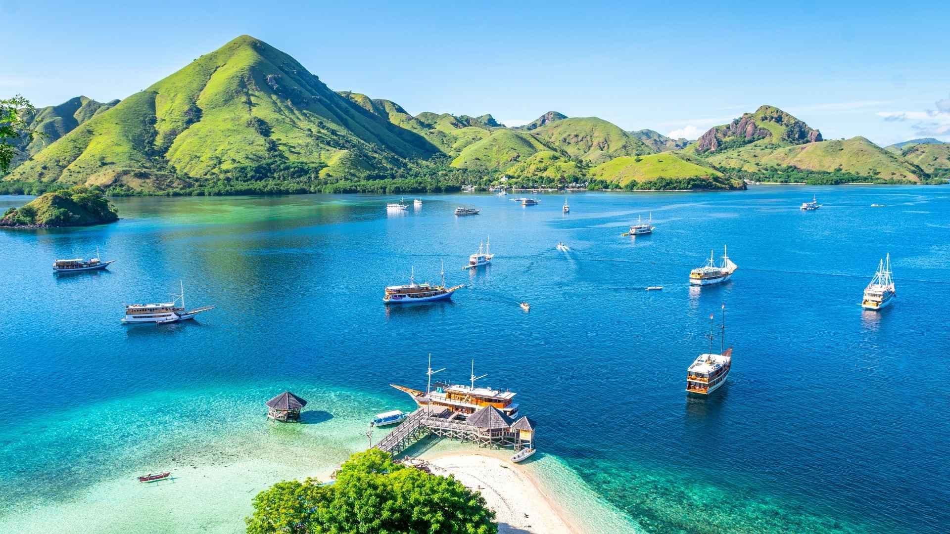 indonesia labuan bajo port