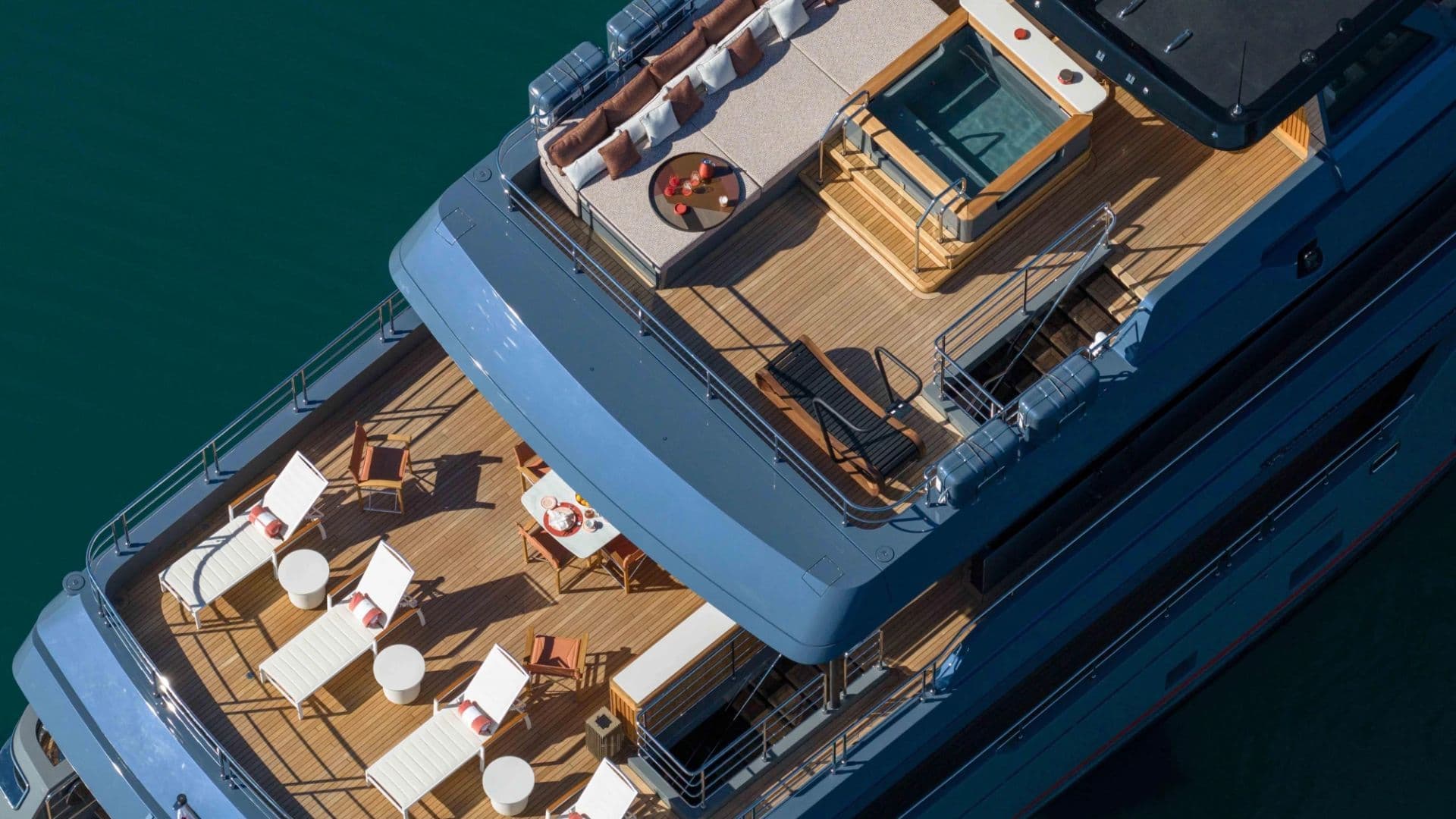 haze-II-motor-yacht-exterior-aerial