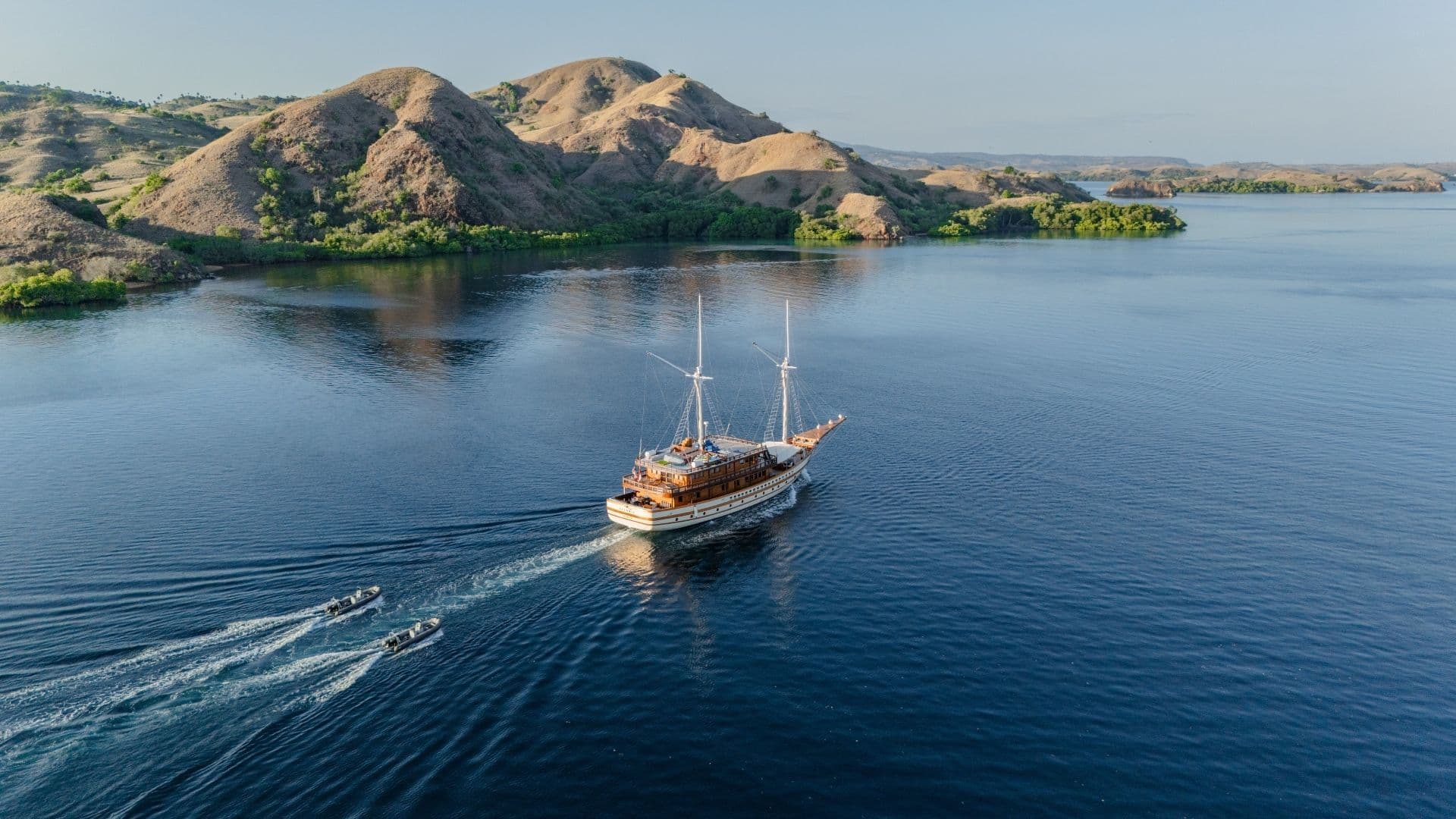 maj-oceanic-cruising-exterior-indonesia