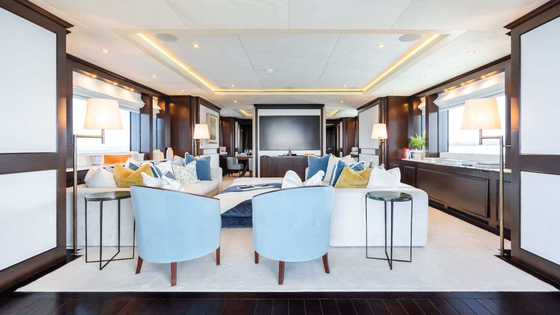 maximilian-mmiv-motor-yacht-interior-saloon