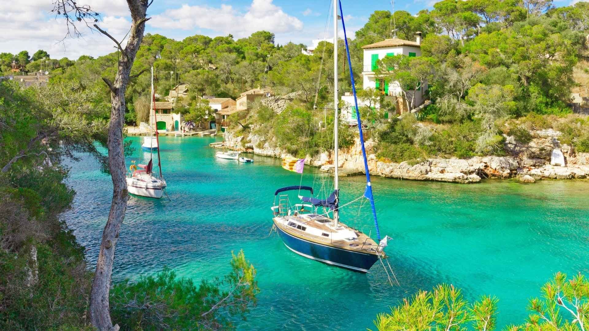 cala figuera mallorca boats moored