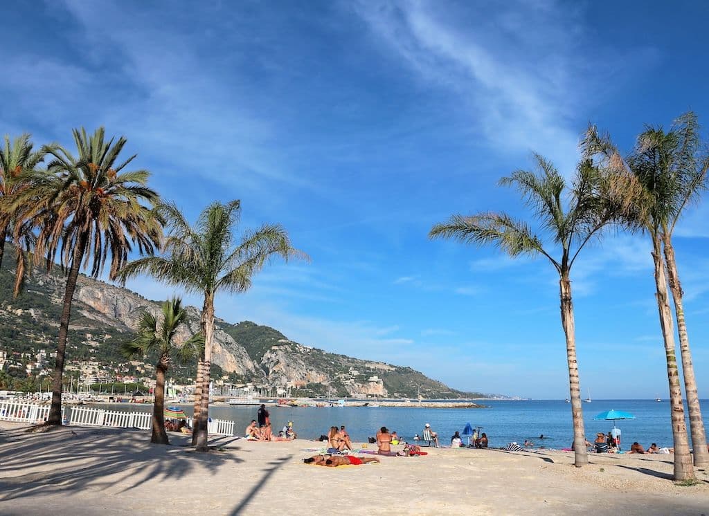 les sablettes beach