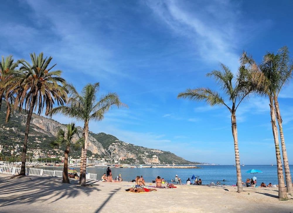 les sablettes beach