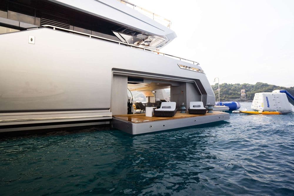 pandion pearl exterior sitting
