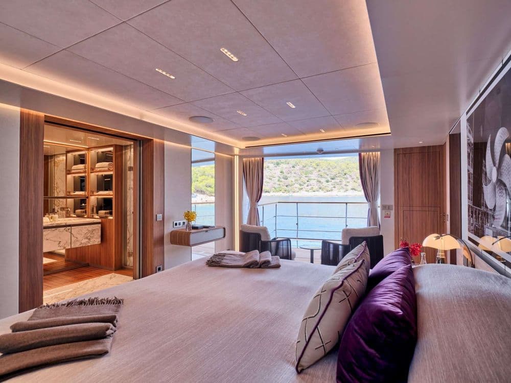 para bellum interior cabin