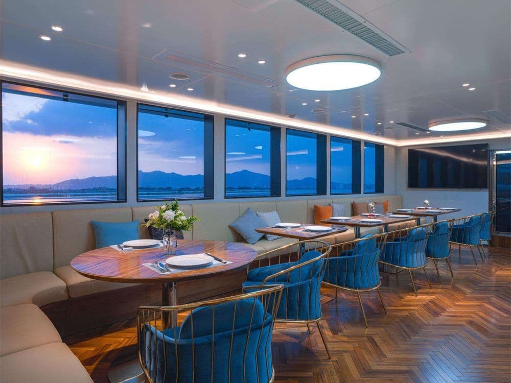 white pearl interior dining area