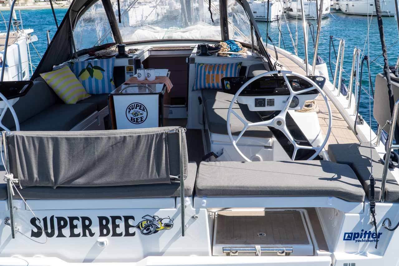 Super Bee
