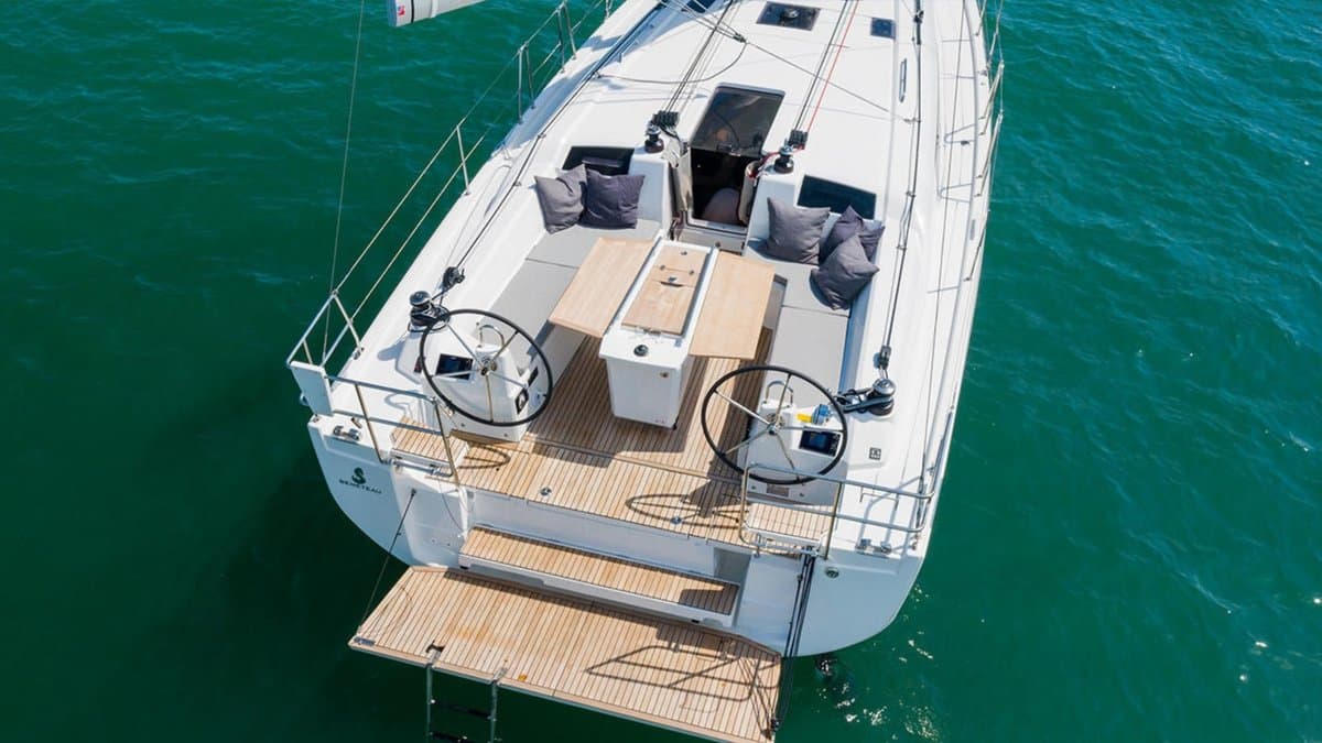 Sunsail Oceanis 40.1 Classic