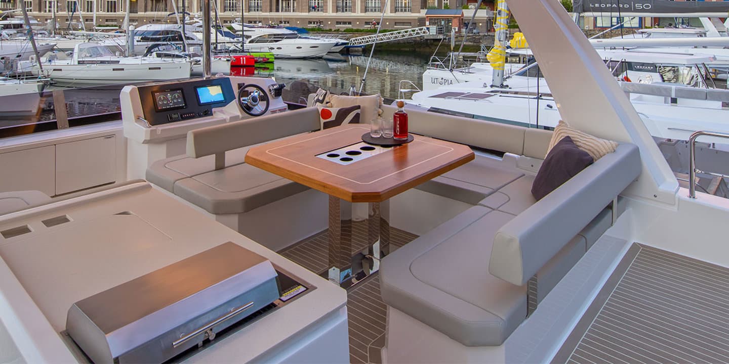 Moorings 403 PC Exclusive Plus