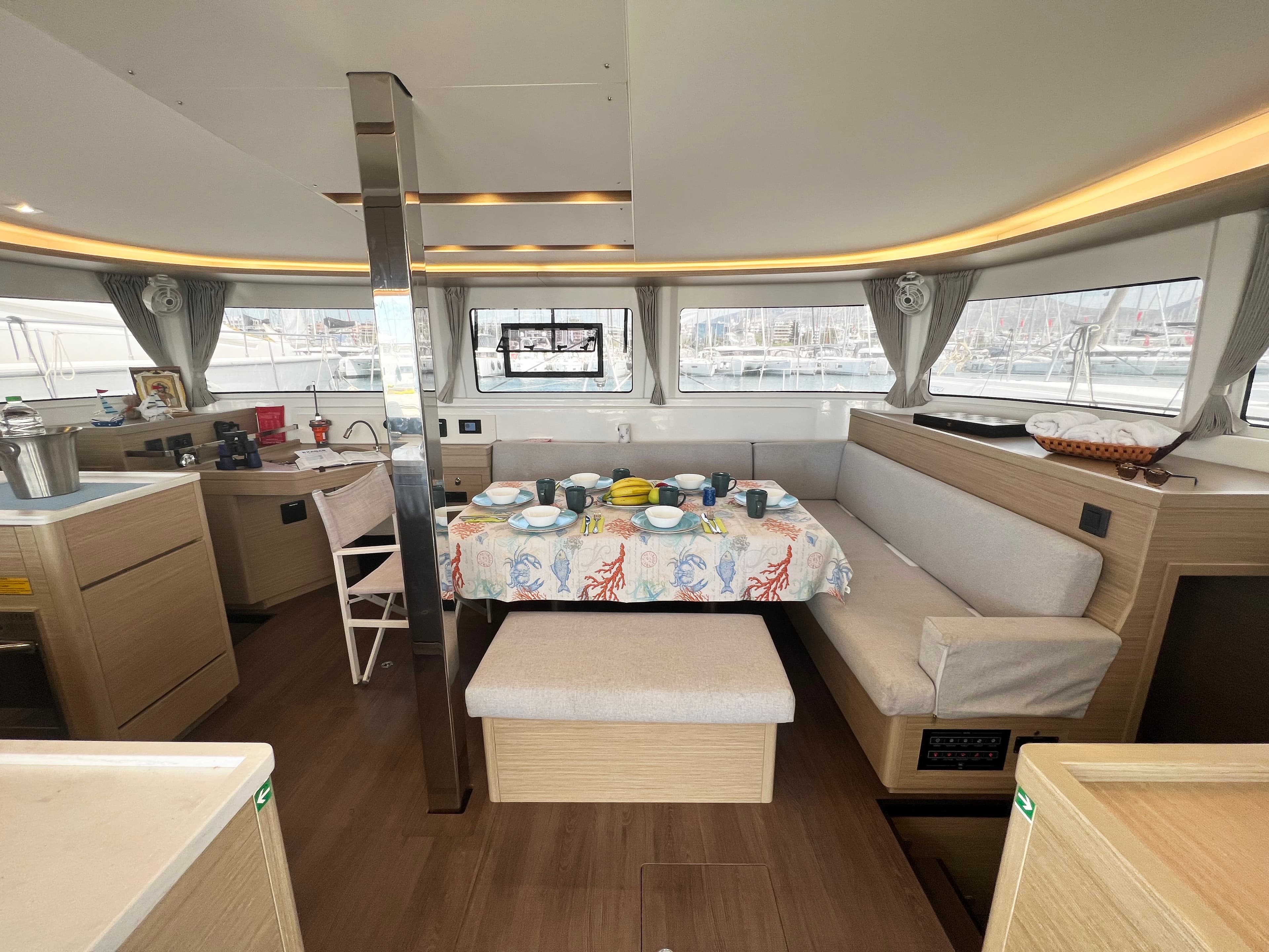 MOONDANCE (A/C , generator,watermaker) Skippered Only 