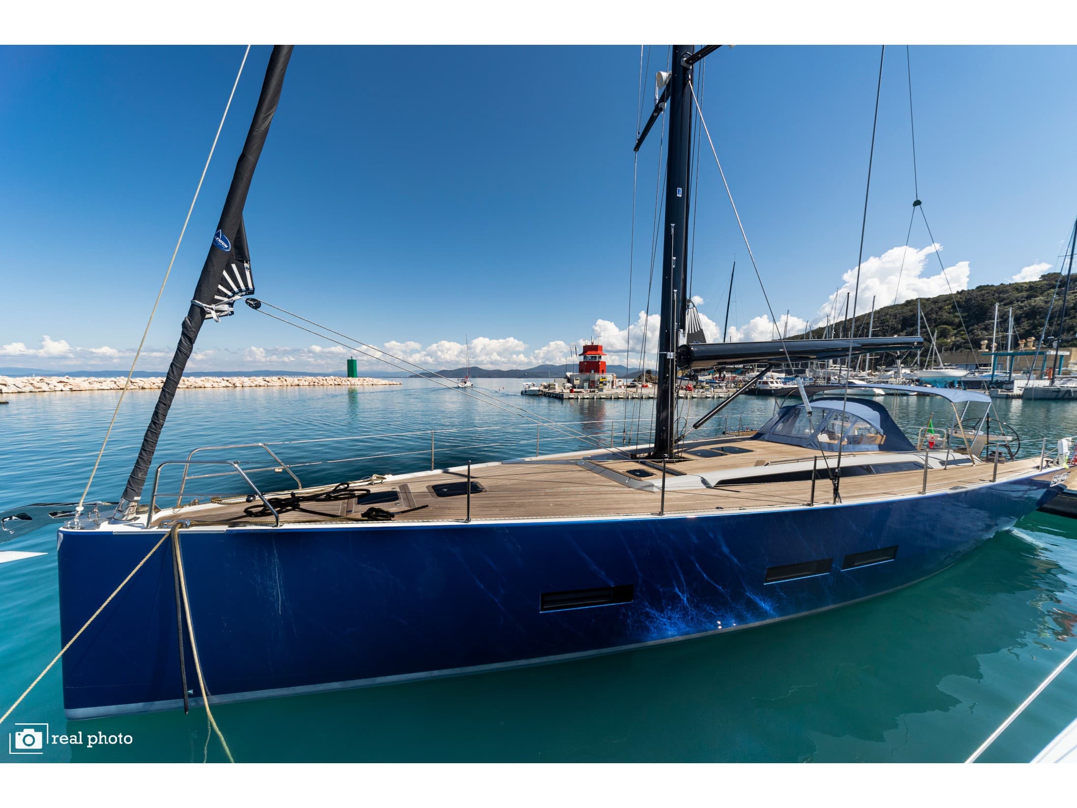 Avalon - Luxury - A/C, Watermaker
