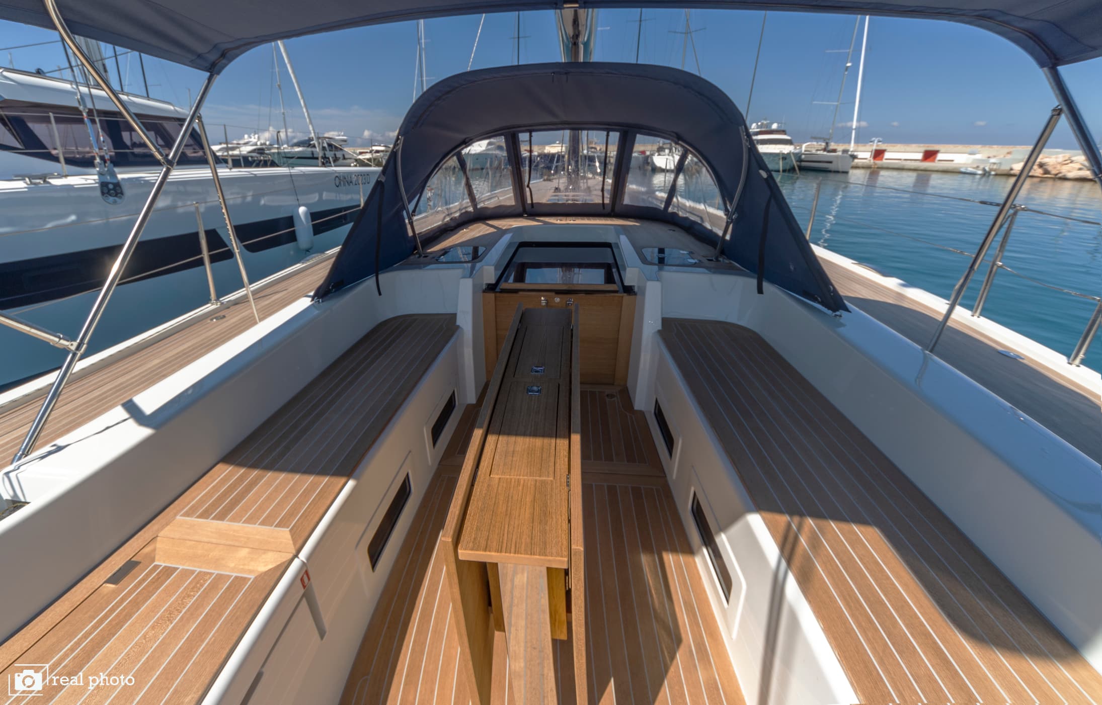 Avalon - Luxury - A/C, Watermaker