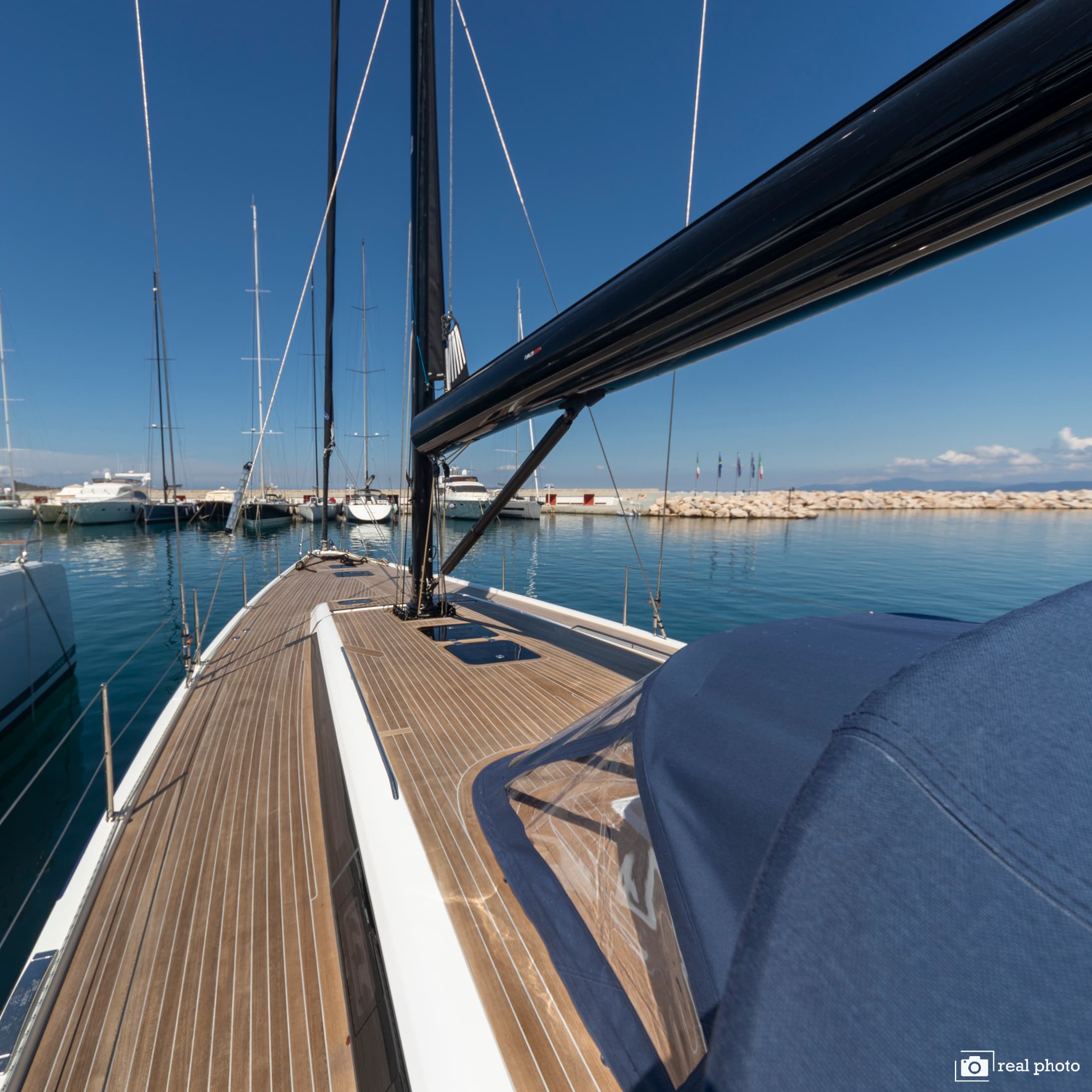 Avalon - Luxury - A/C, Watermaker