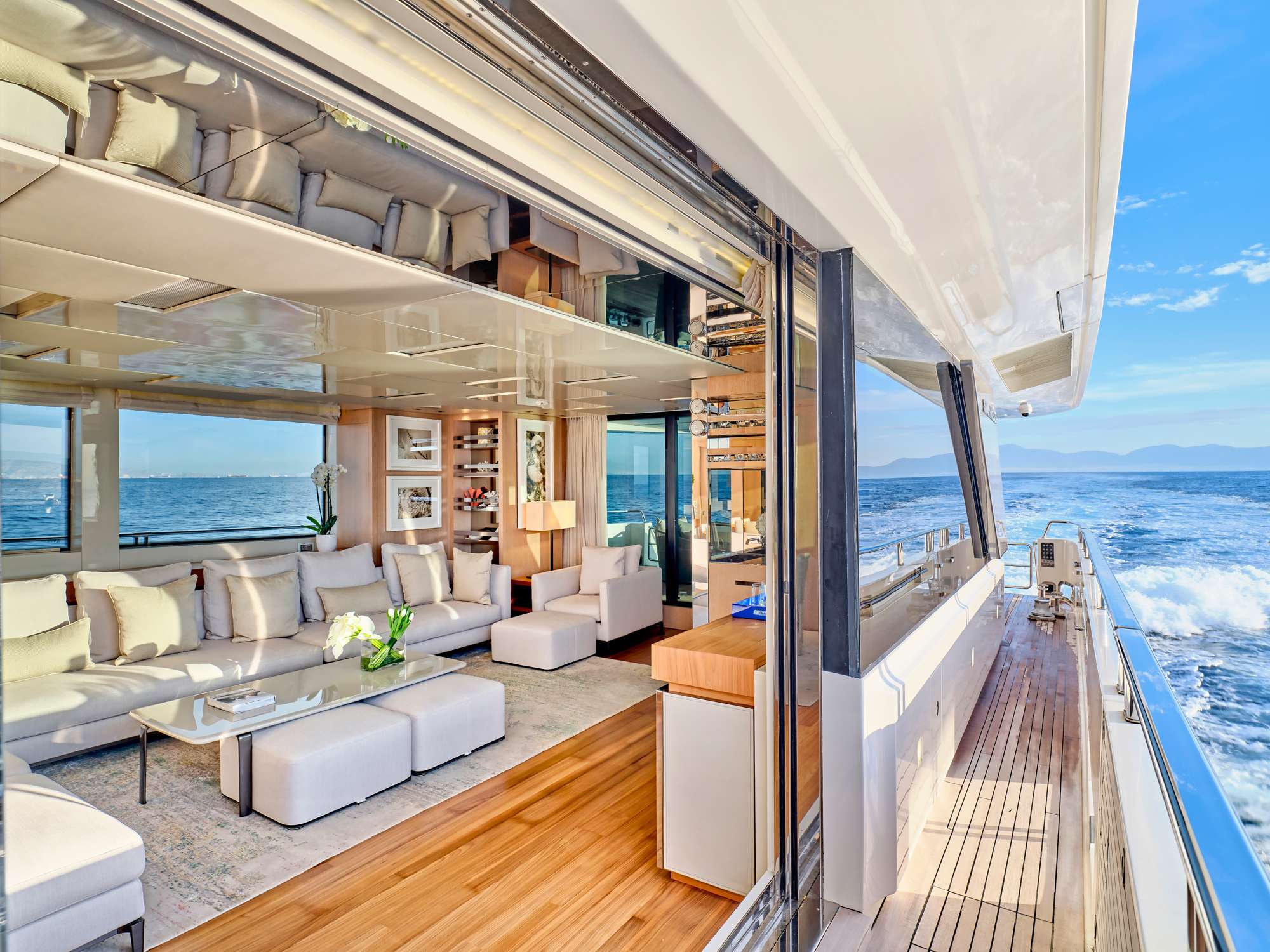 GOLDEN YACHT