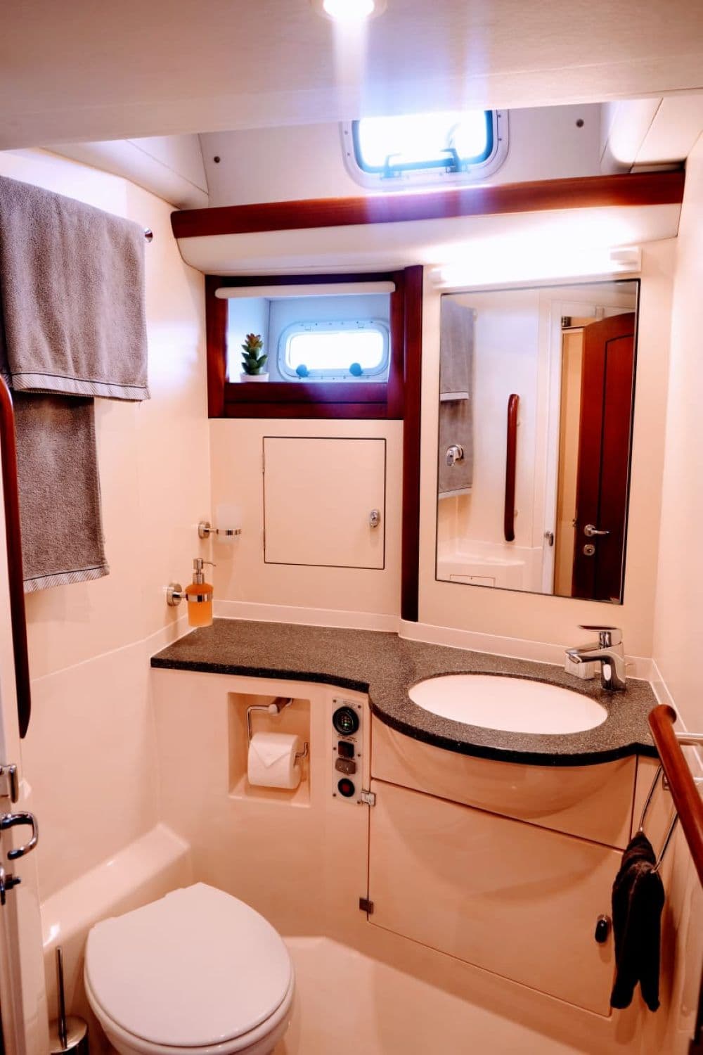 ELVIS MAGIC guest review