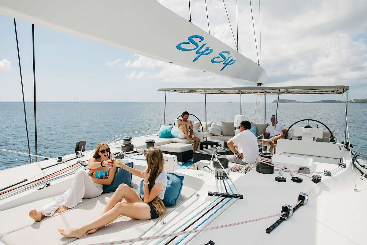 Expansive flybridge and daybeds