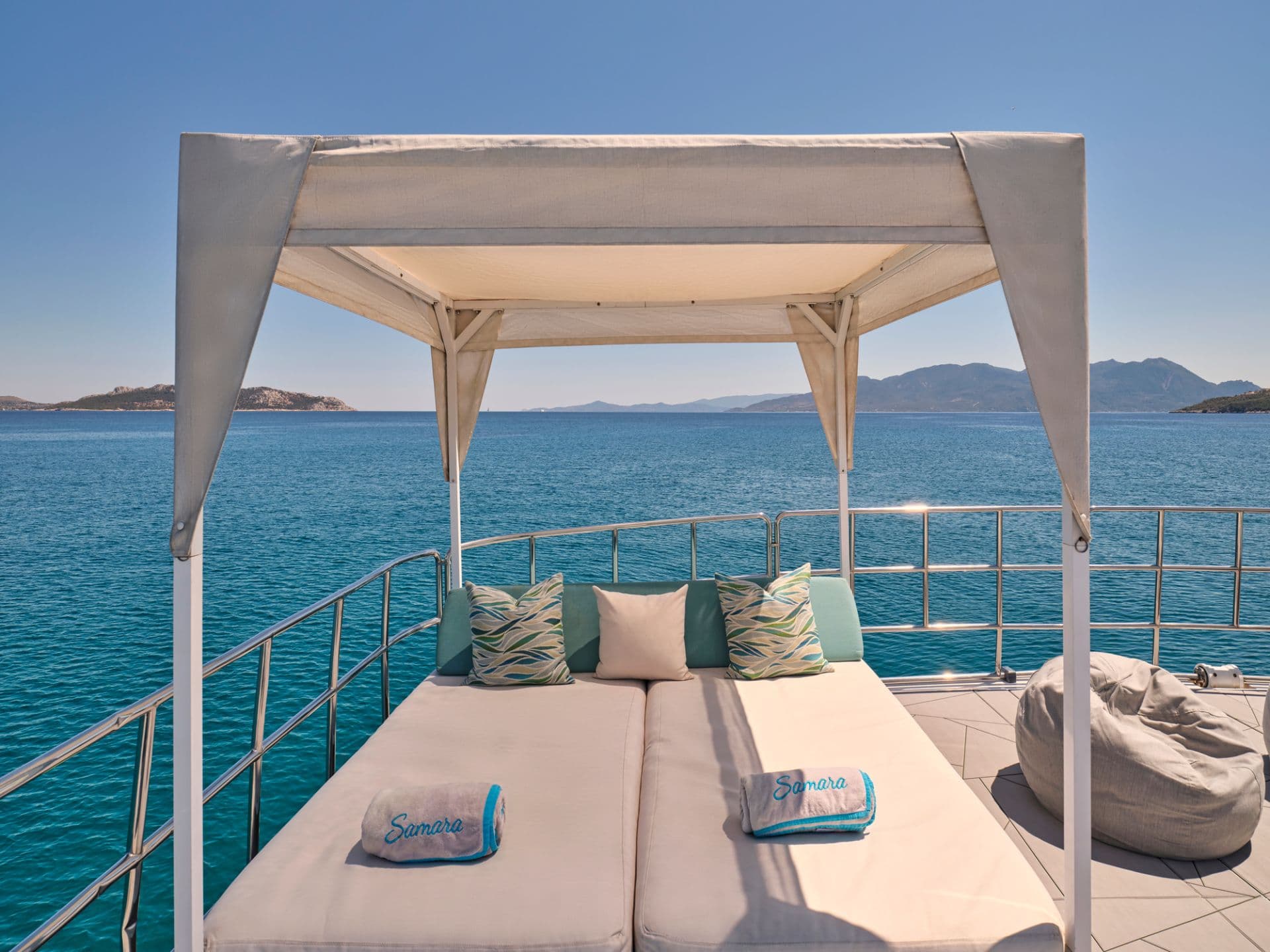 Flybridge sunbed