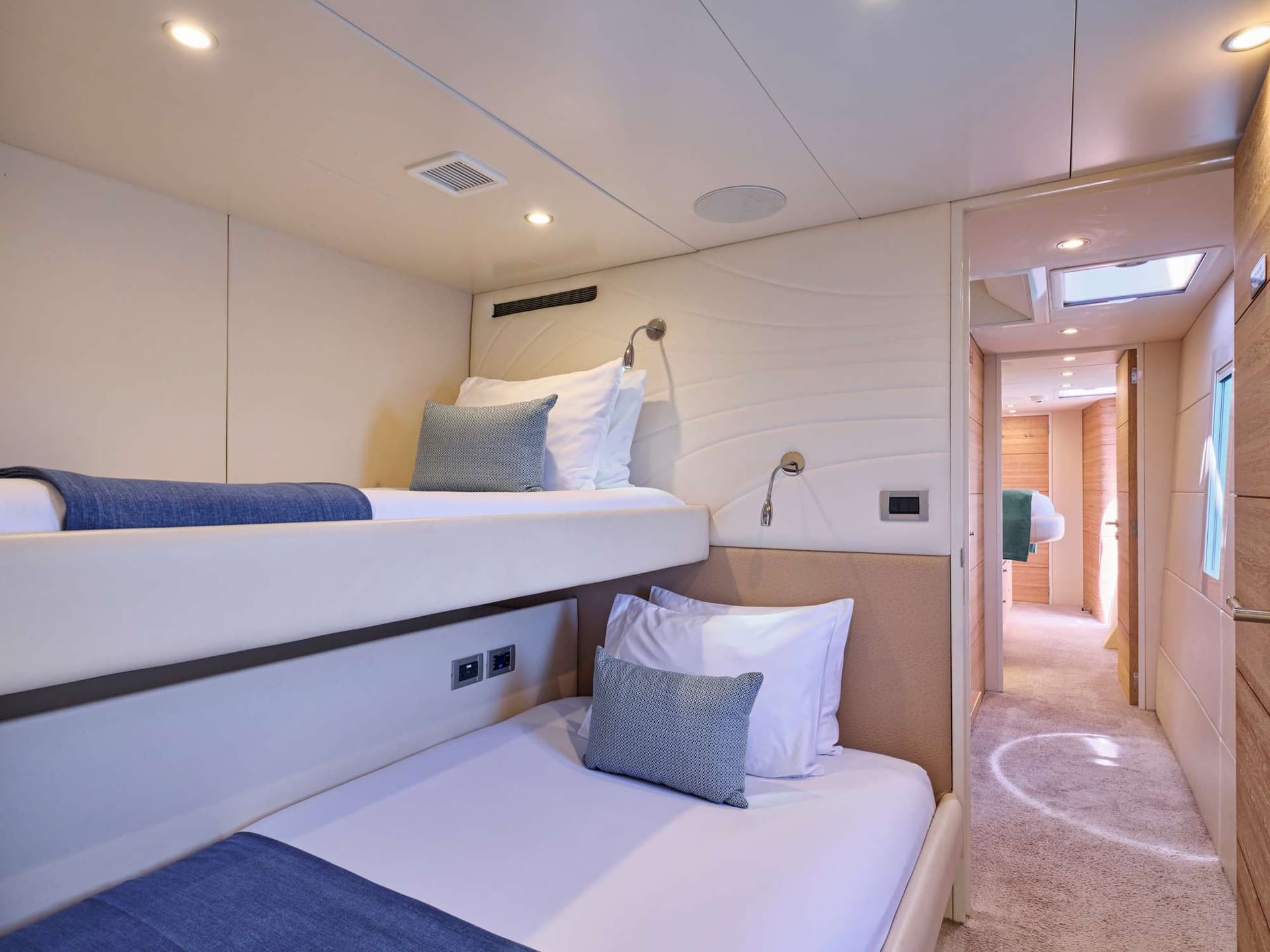 Guest cabin