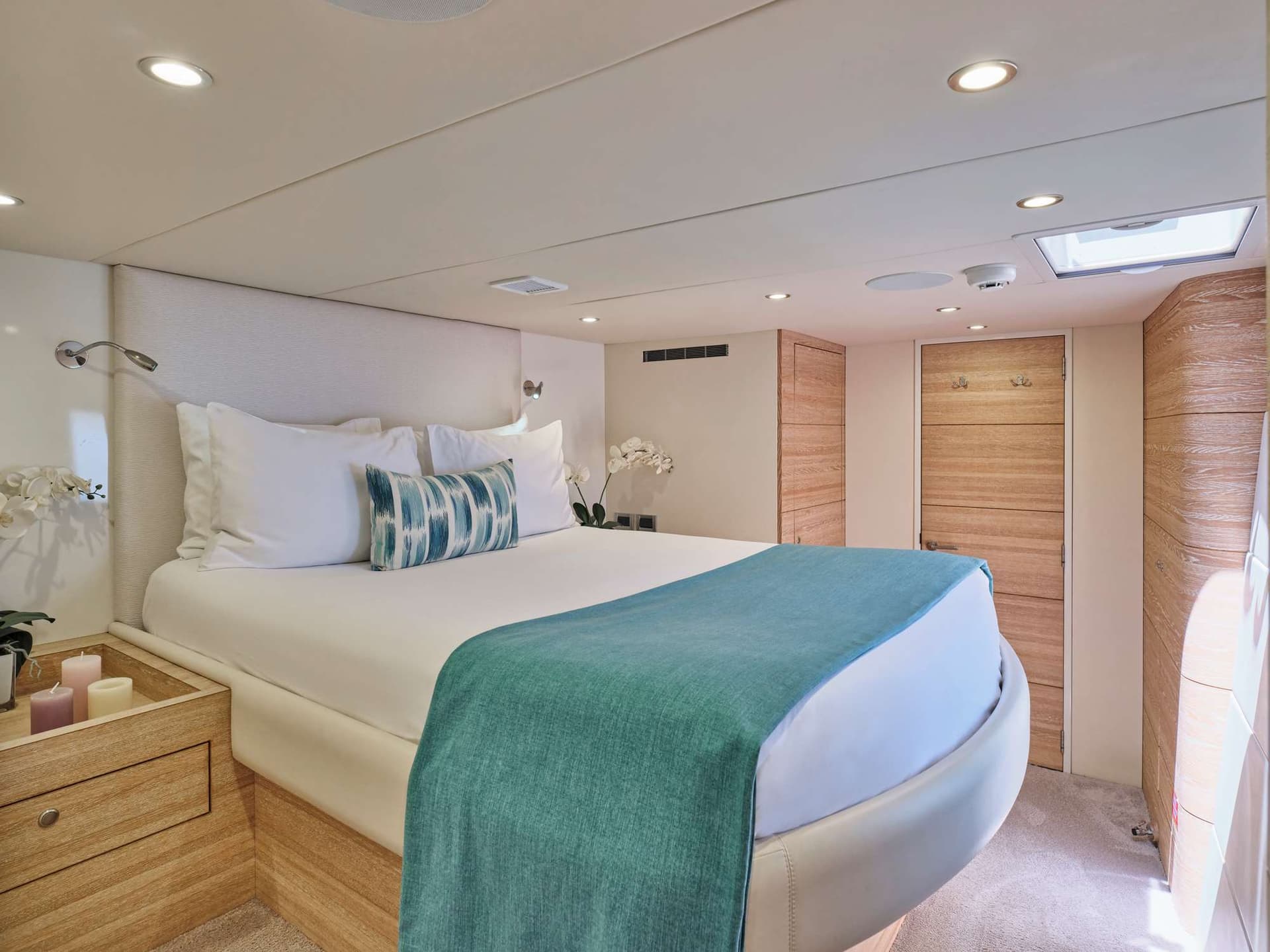 Guest cabin