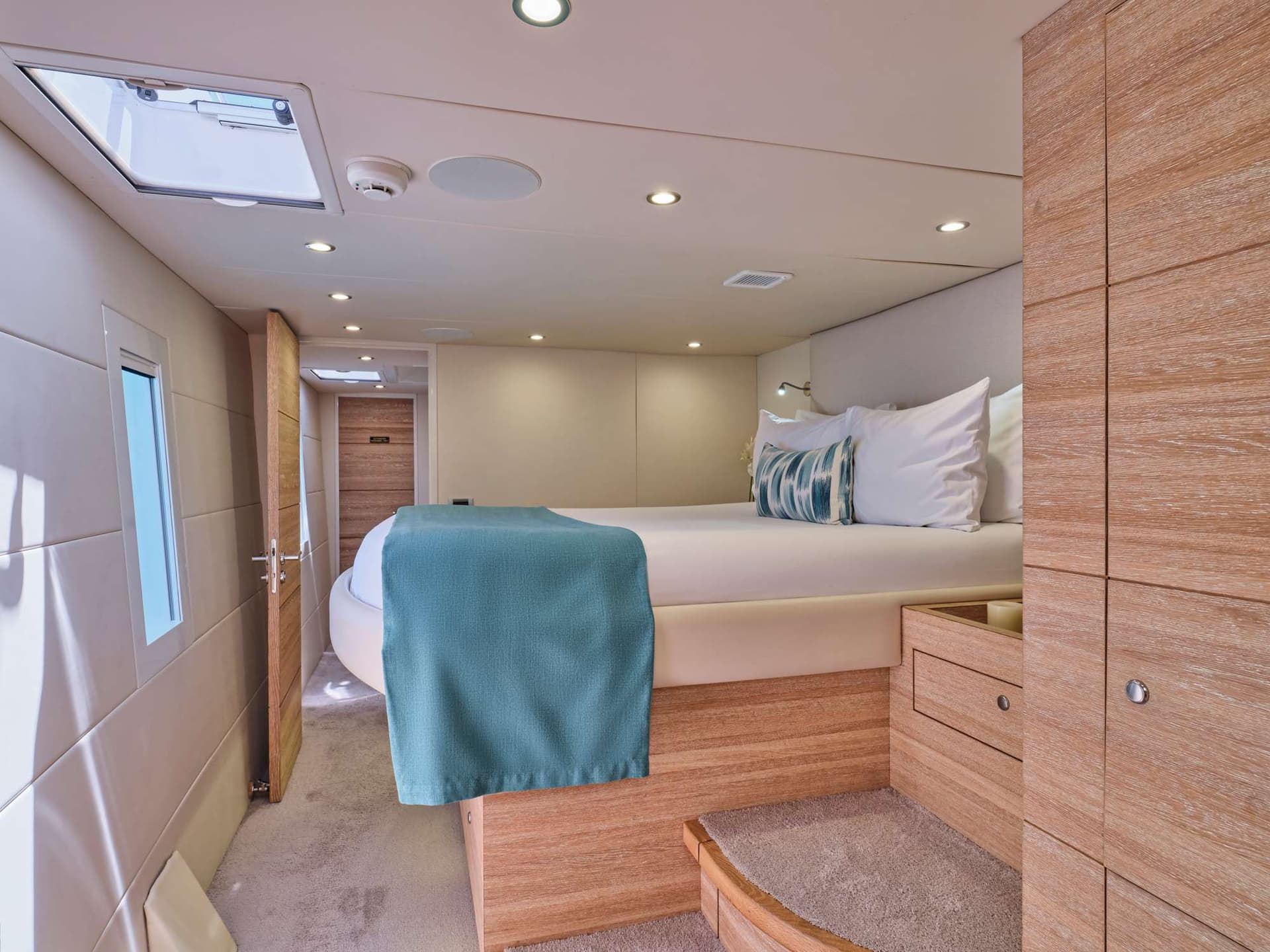 Guest cabin