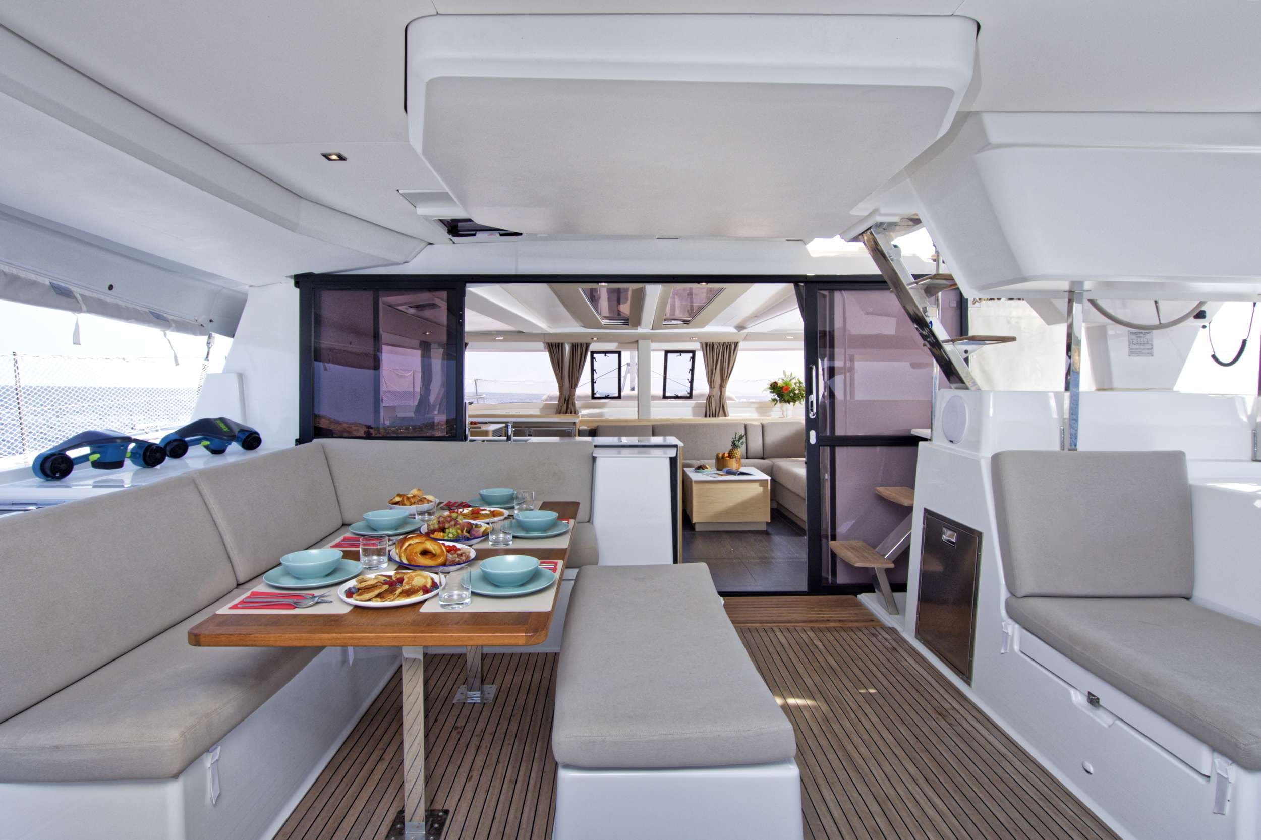 Aft deck seating