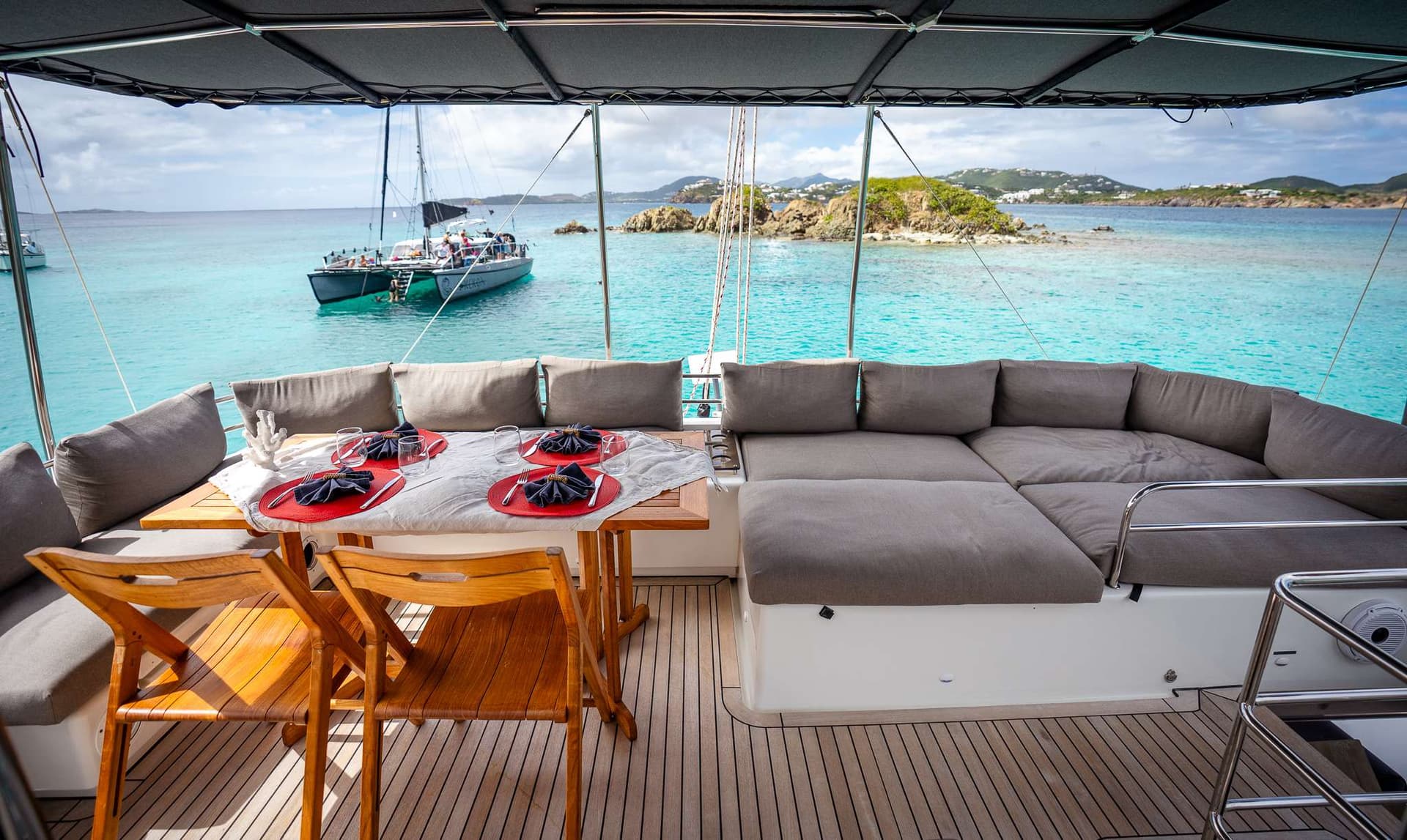 Spacious Flybridge