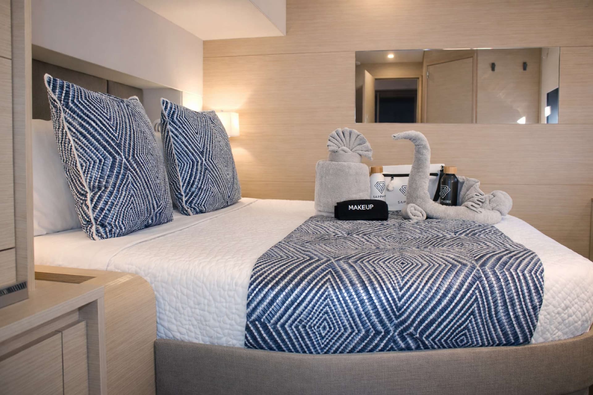 Port Mid Cabin