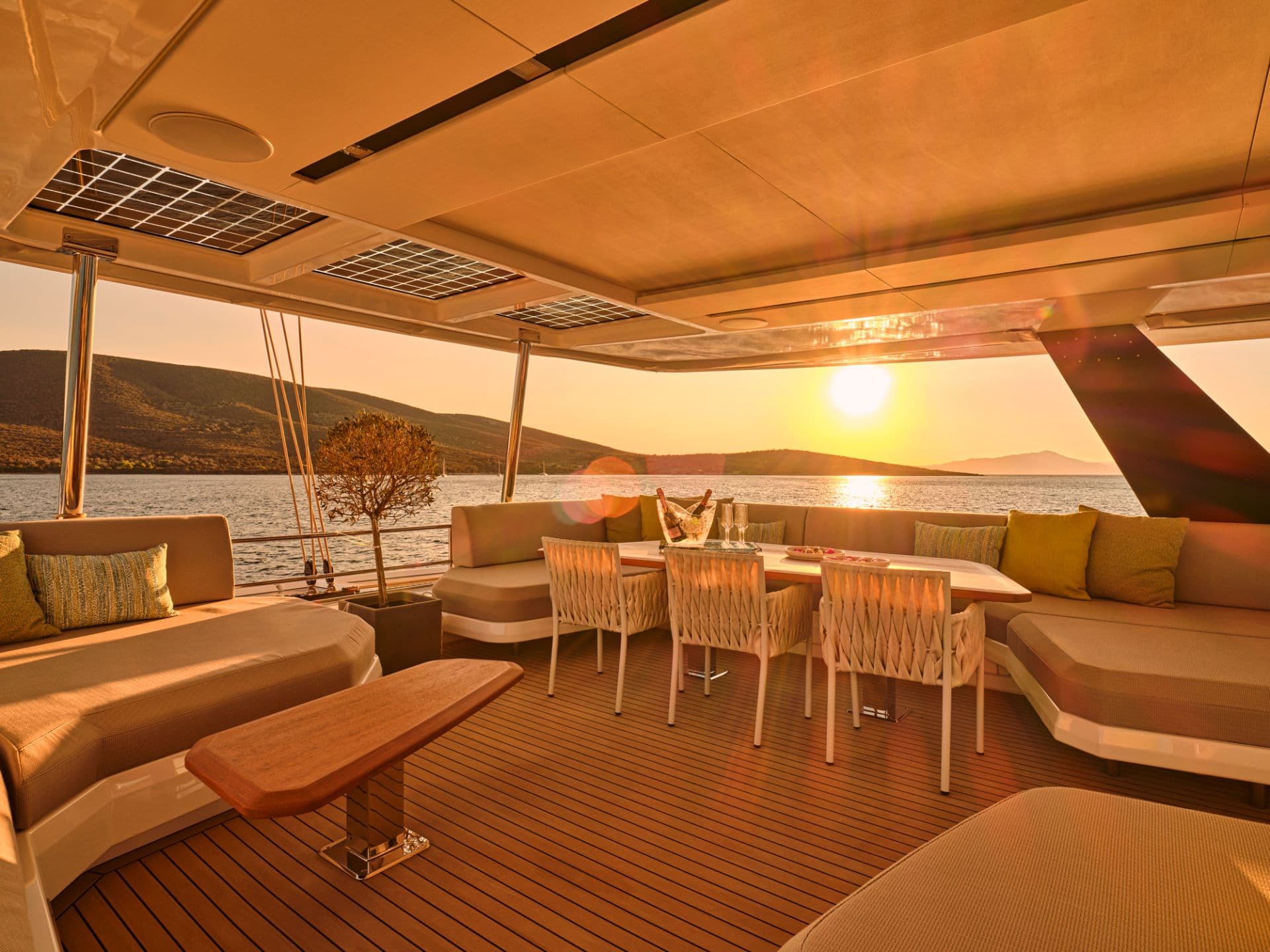 Flybridge - Sistership