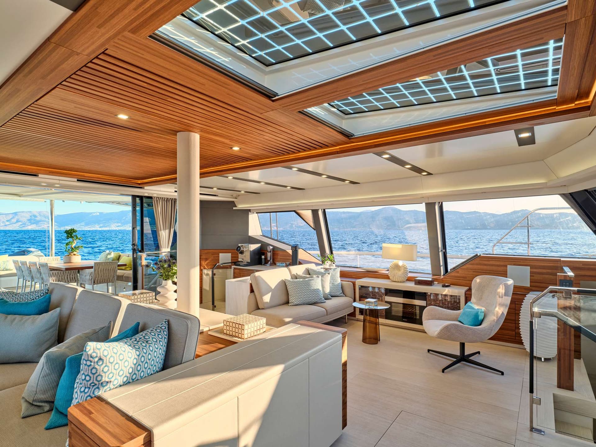 Main salon - Sistership