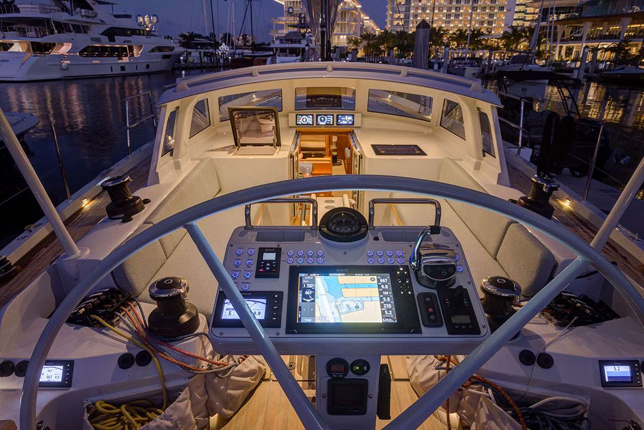 Spacious cockpit & well equipped helm