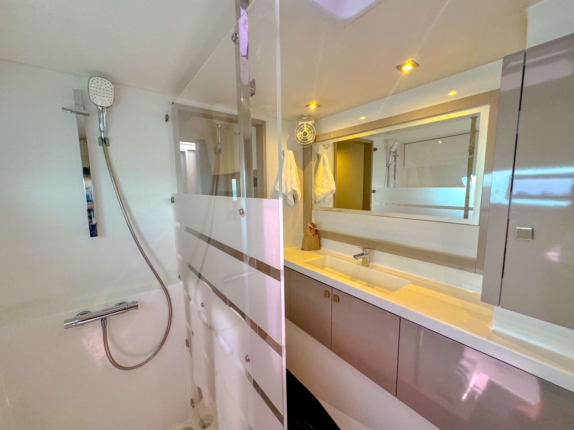 Master en suite bathroom