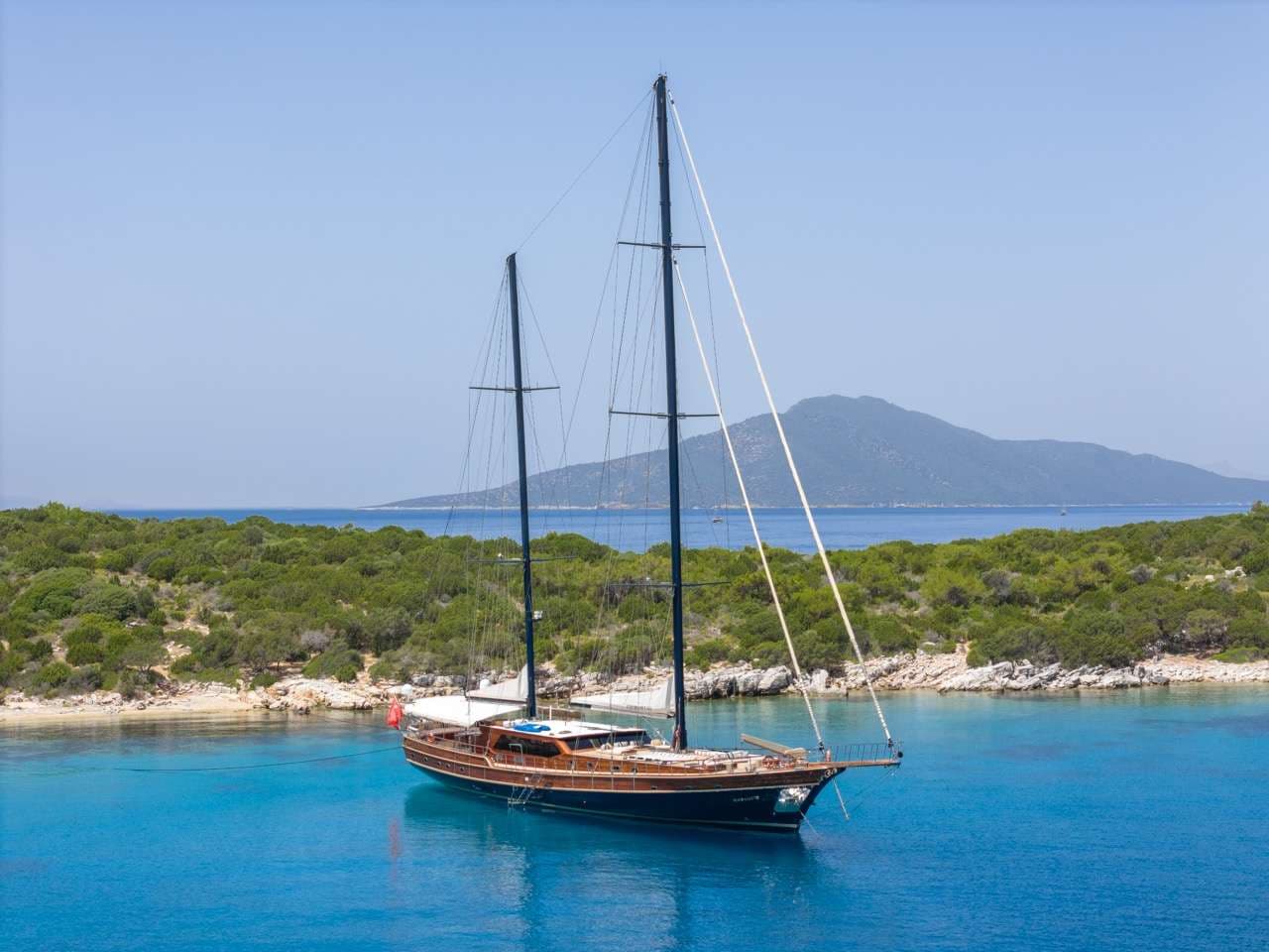 PERFORMANCE FEE – Custom Gulet-Motor Sailor