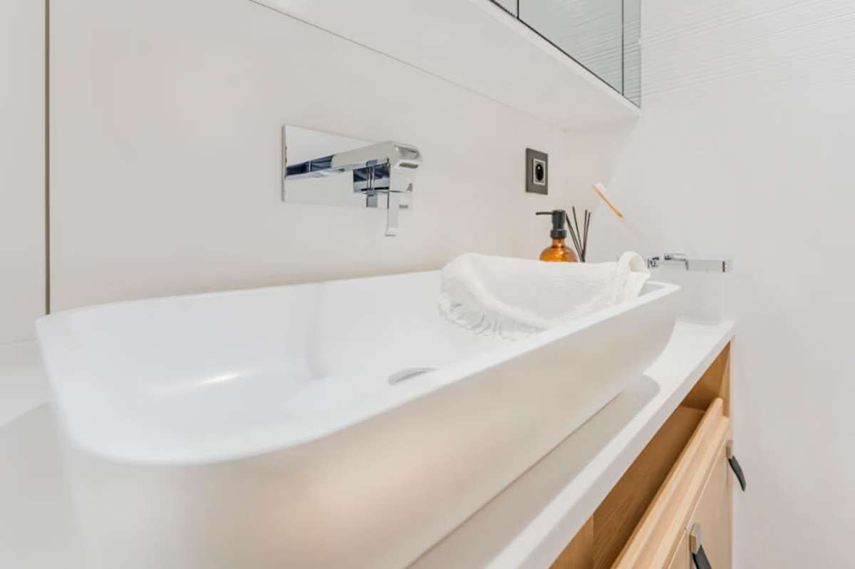 Ensuite Head