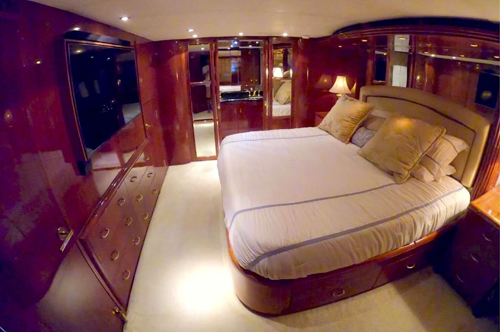 Master full-width King Suite