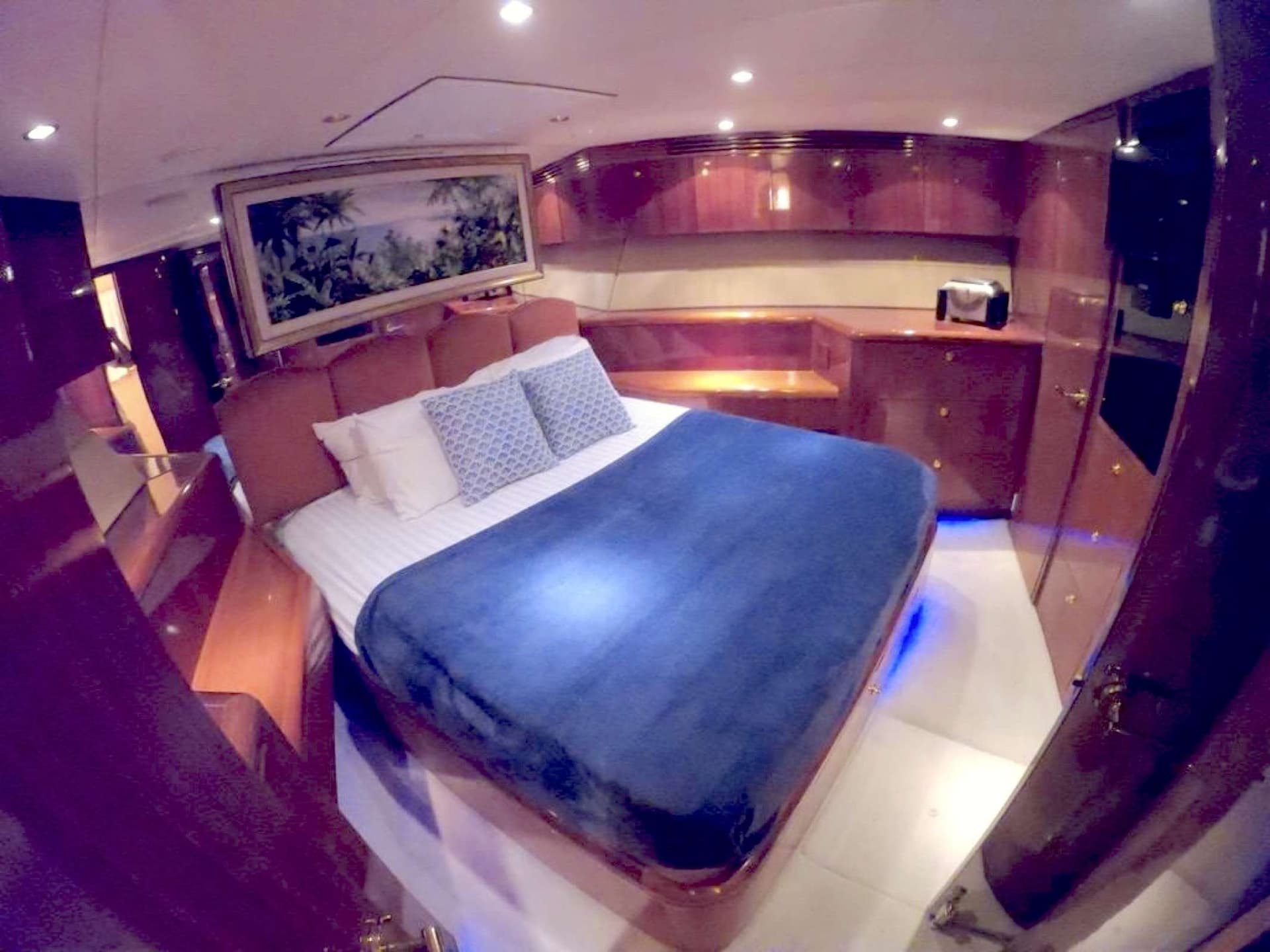 VIP Queen Suite