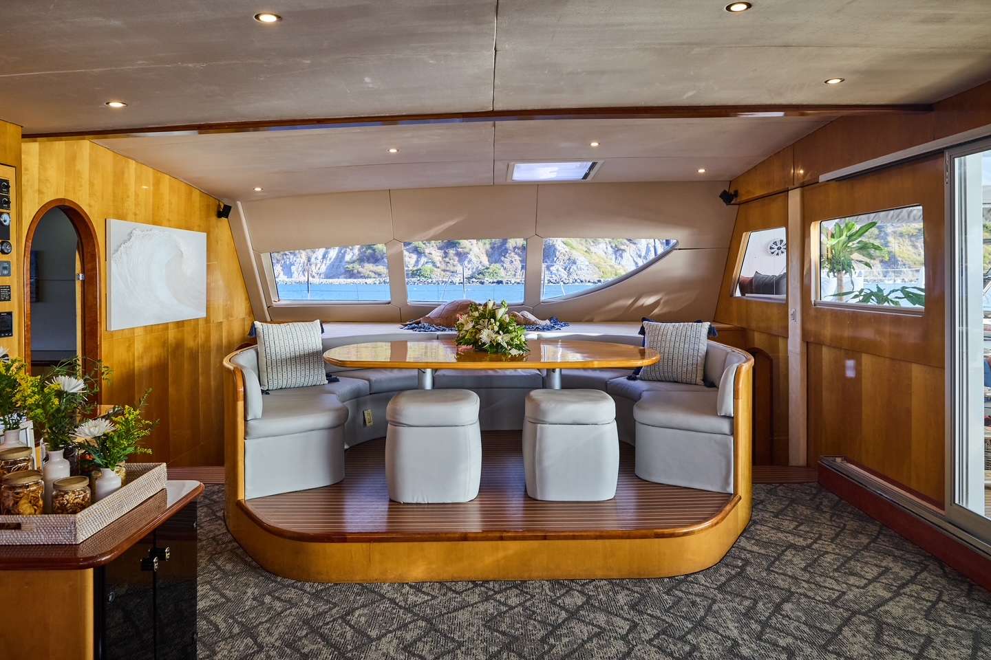 Saloon dining area