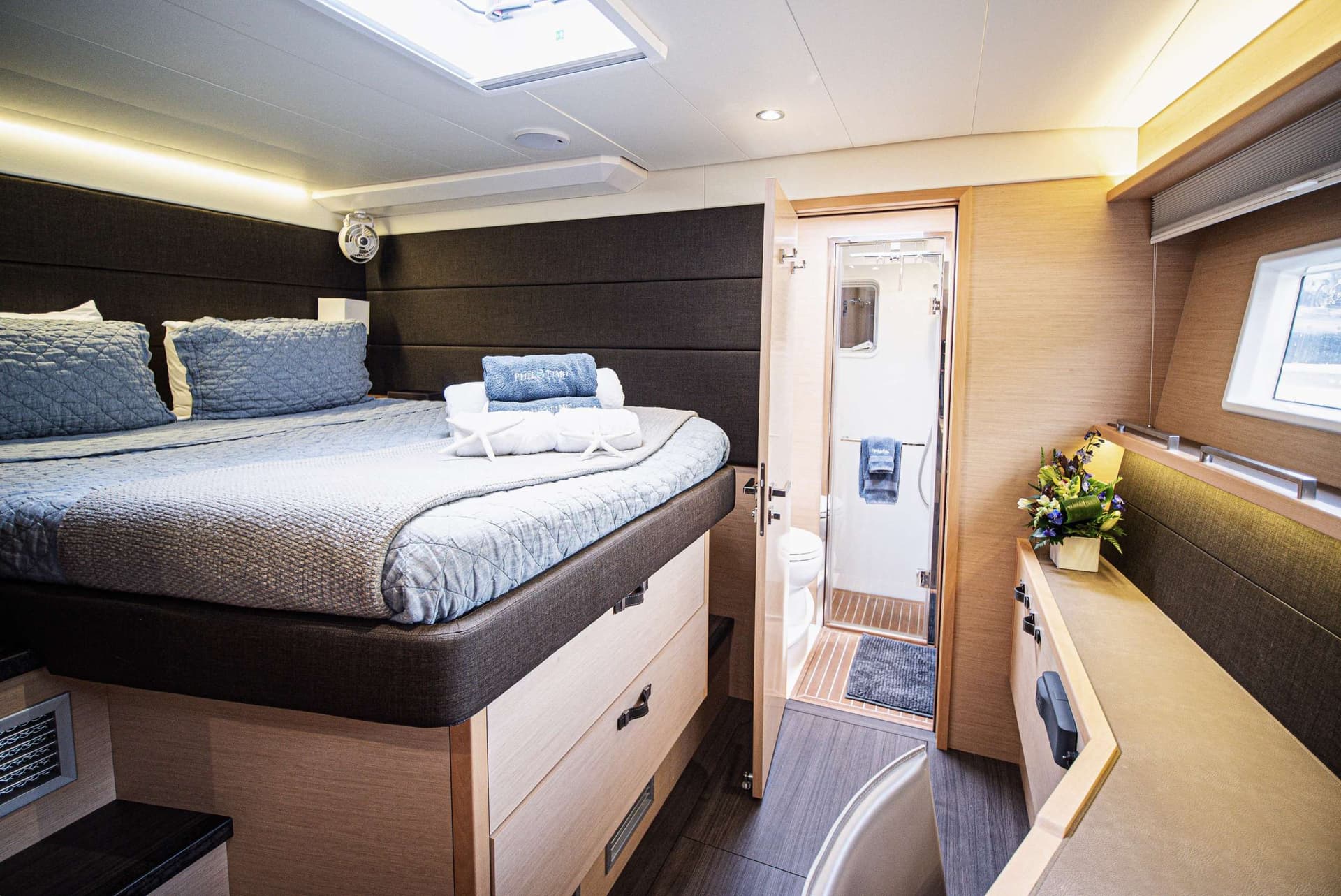 Forward Starboard Guest Queen Suite