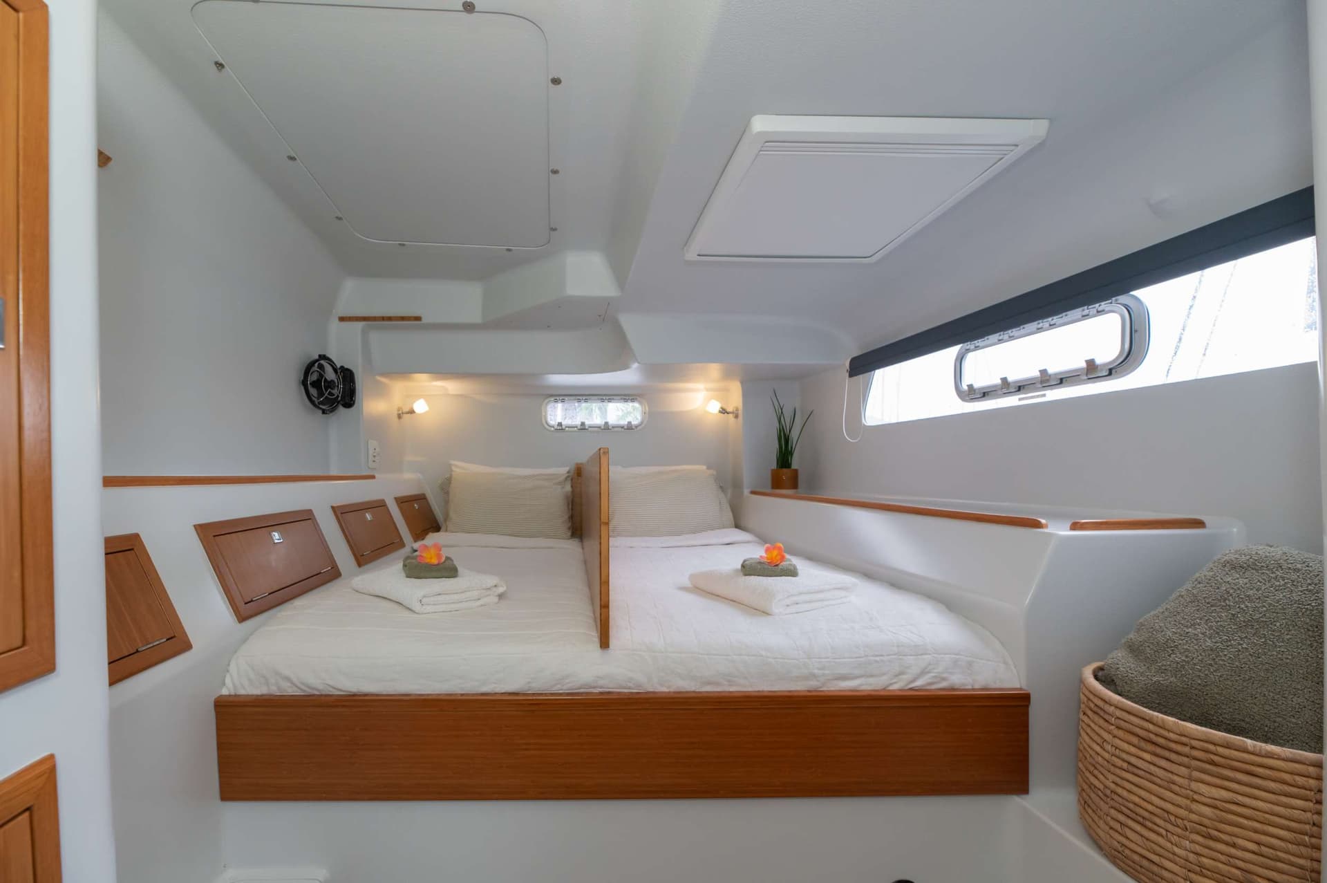 Port aft - King bed (example of bed divider)