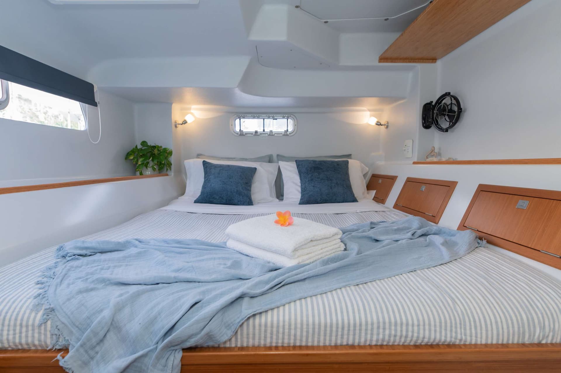 Starboard aft - King bed