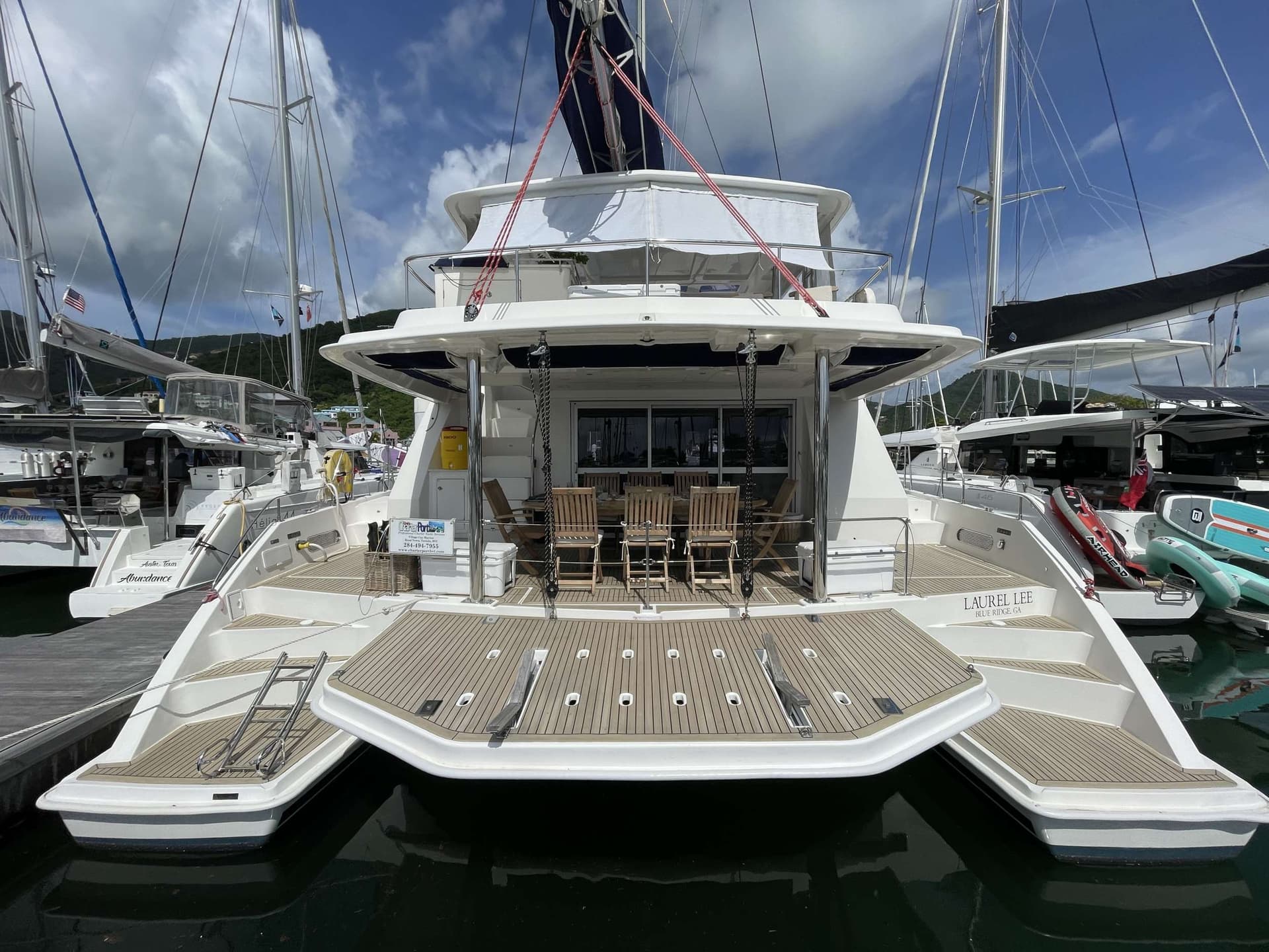 Aft deck and swim platform