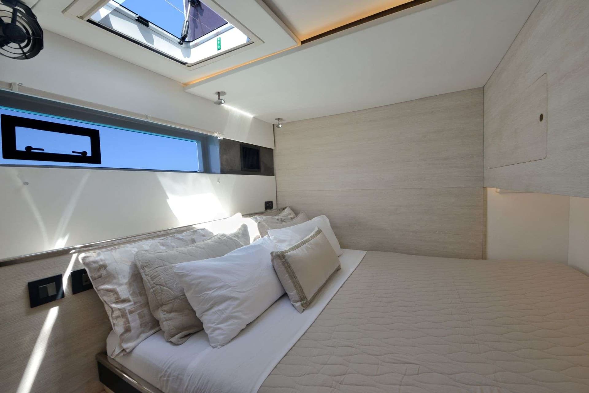 mid ship cabin