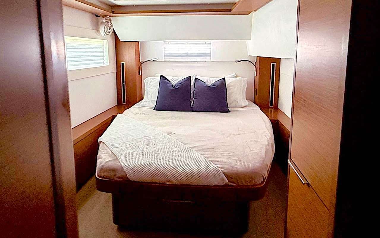 Port aft guest queen