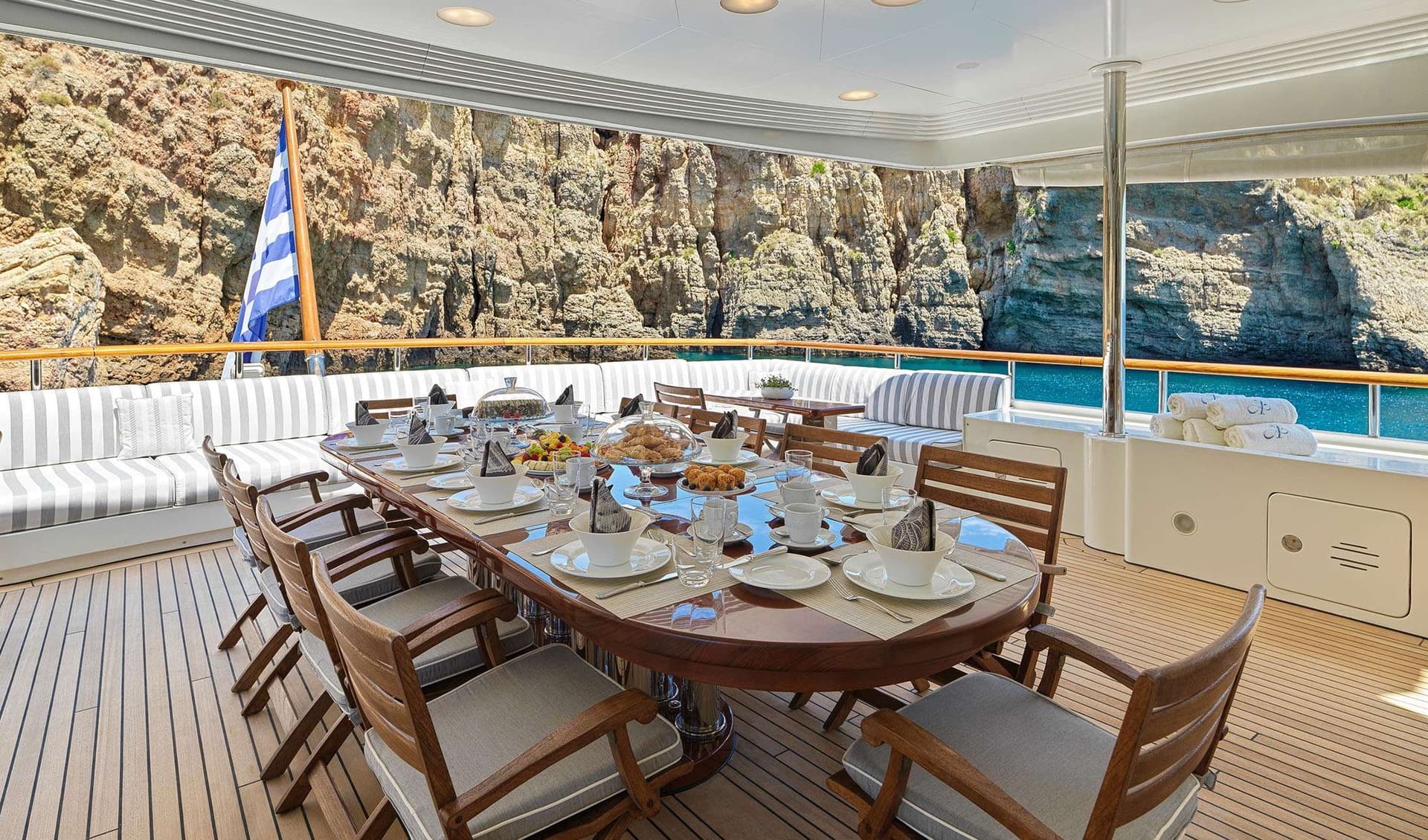 Upper Deck Aft Dining