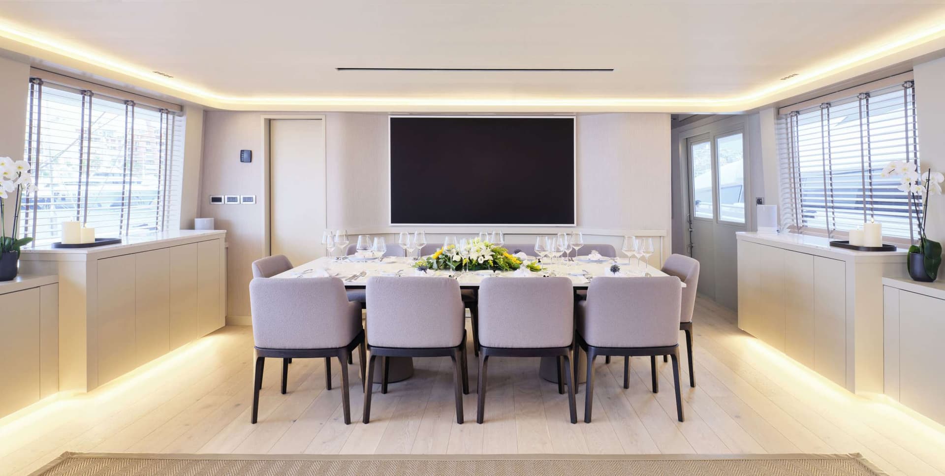 Main Deck Dining