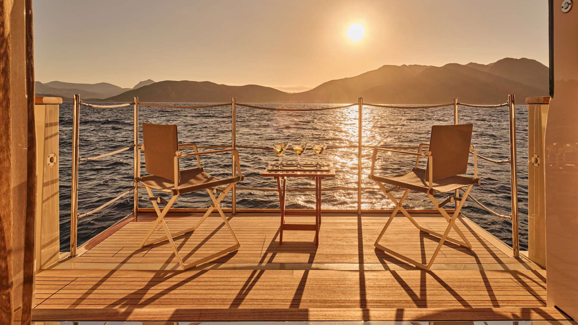 Main Salon Open Air Balcony