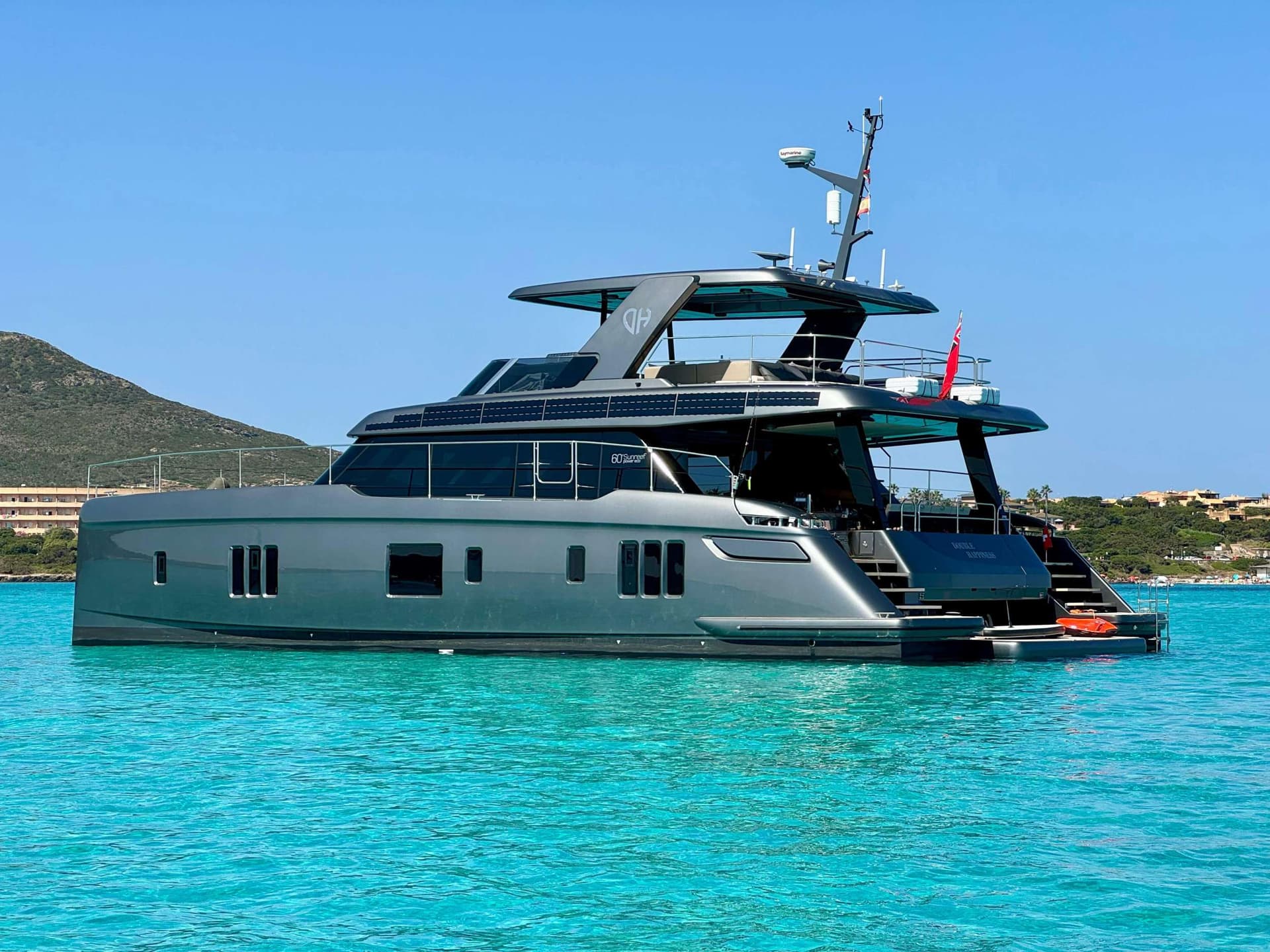 DOUBLE HAPPINESS – Sunreef Yachts
