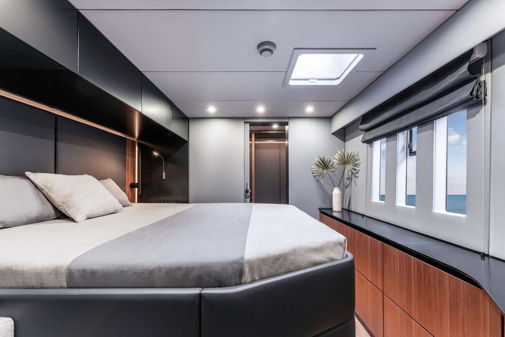 Guest cabin