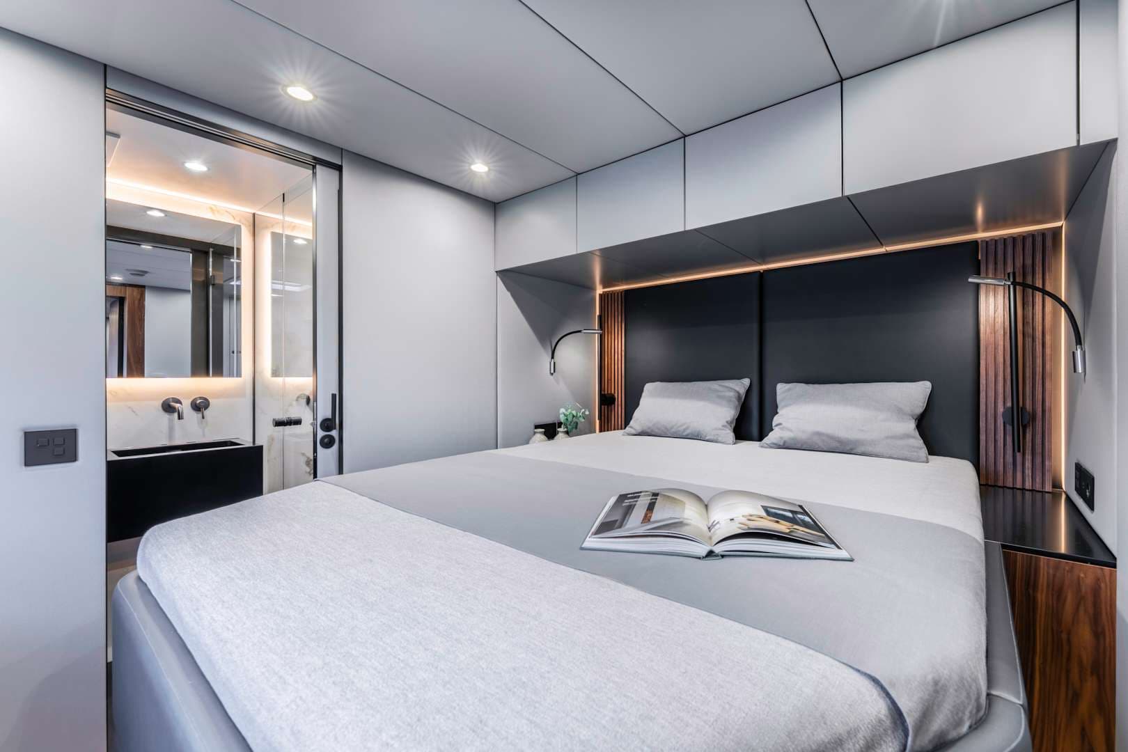 Guest cabin