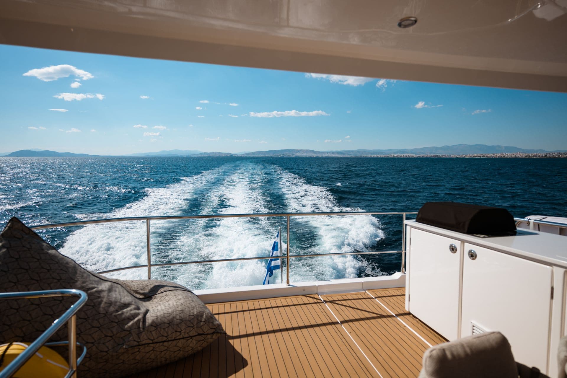 Upper deck